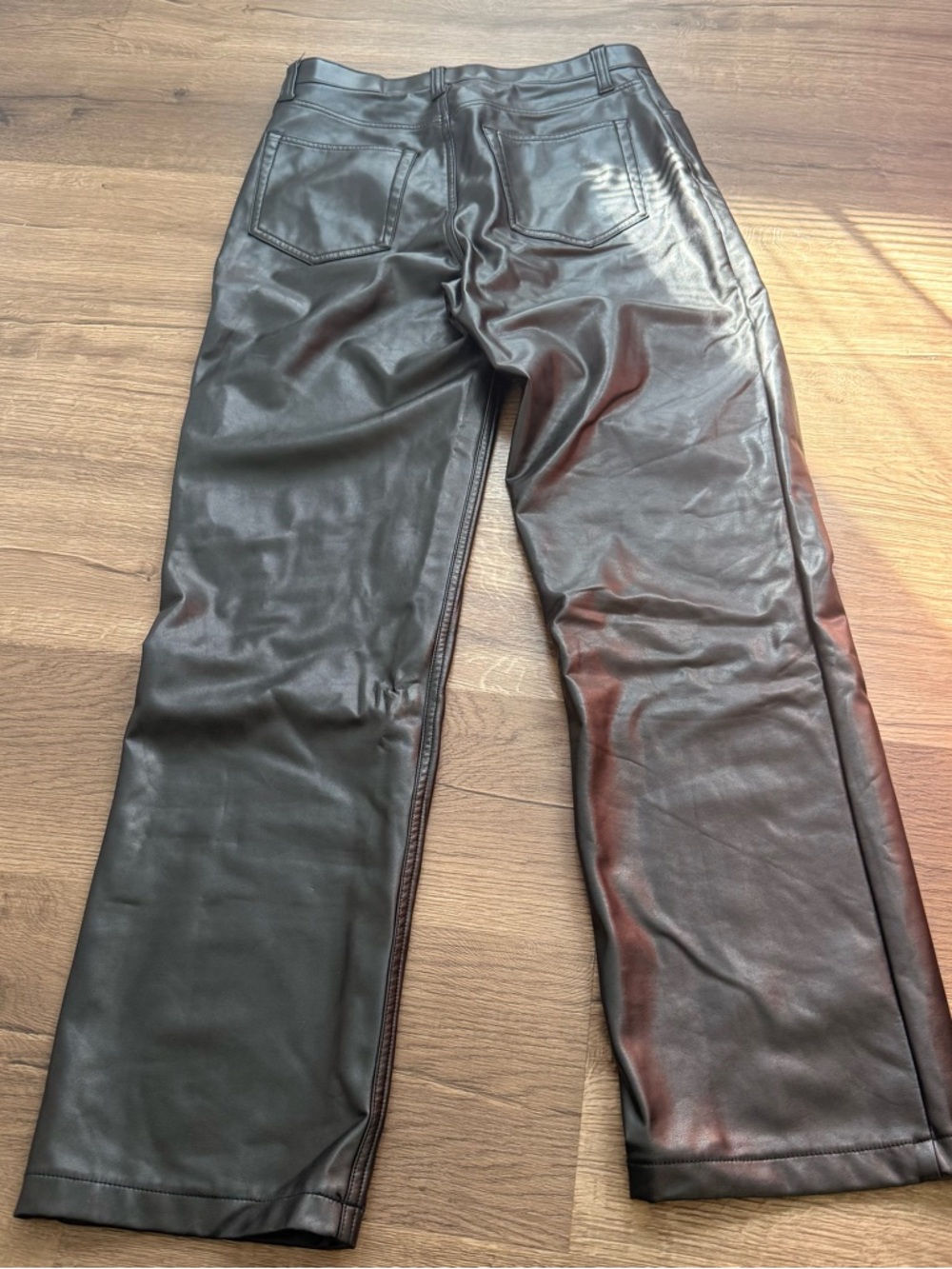 Abercrombie & Fitch Curve Love High Rise 90s Straight Vegan Leather Pants - Picture 9 of 10
